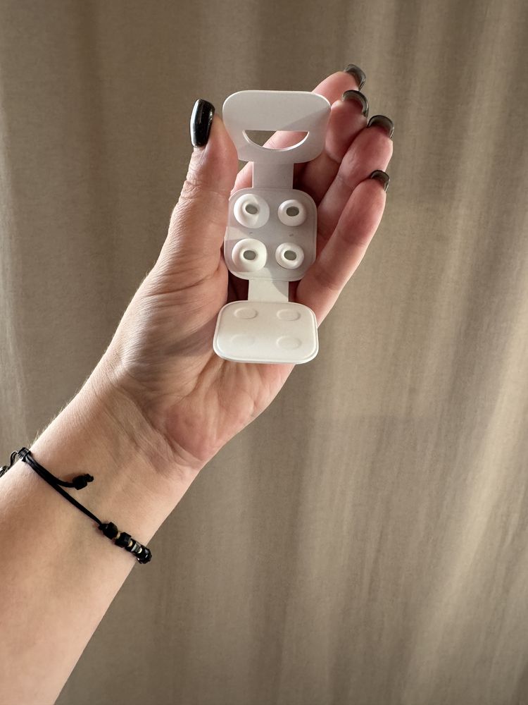 Продам наушники AirPods Pro ( 1 серии)