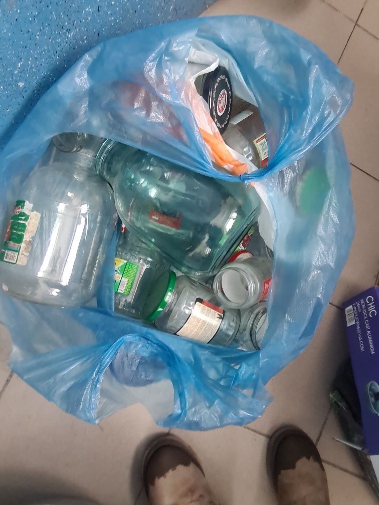 Продаются стеклянные банки. 2 л, 1 л и 0,5 л.