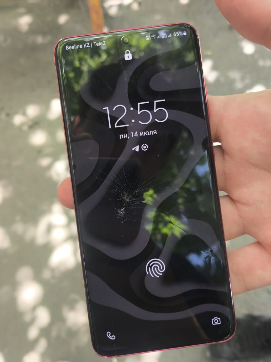 Продам телефон работе хорошо  Samsung s20