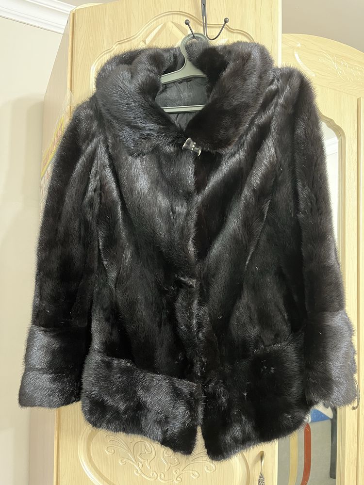 Продам норковую шубу