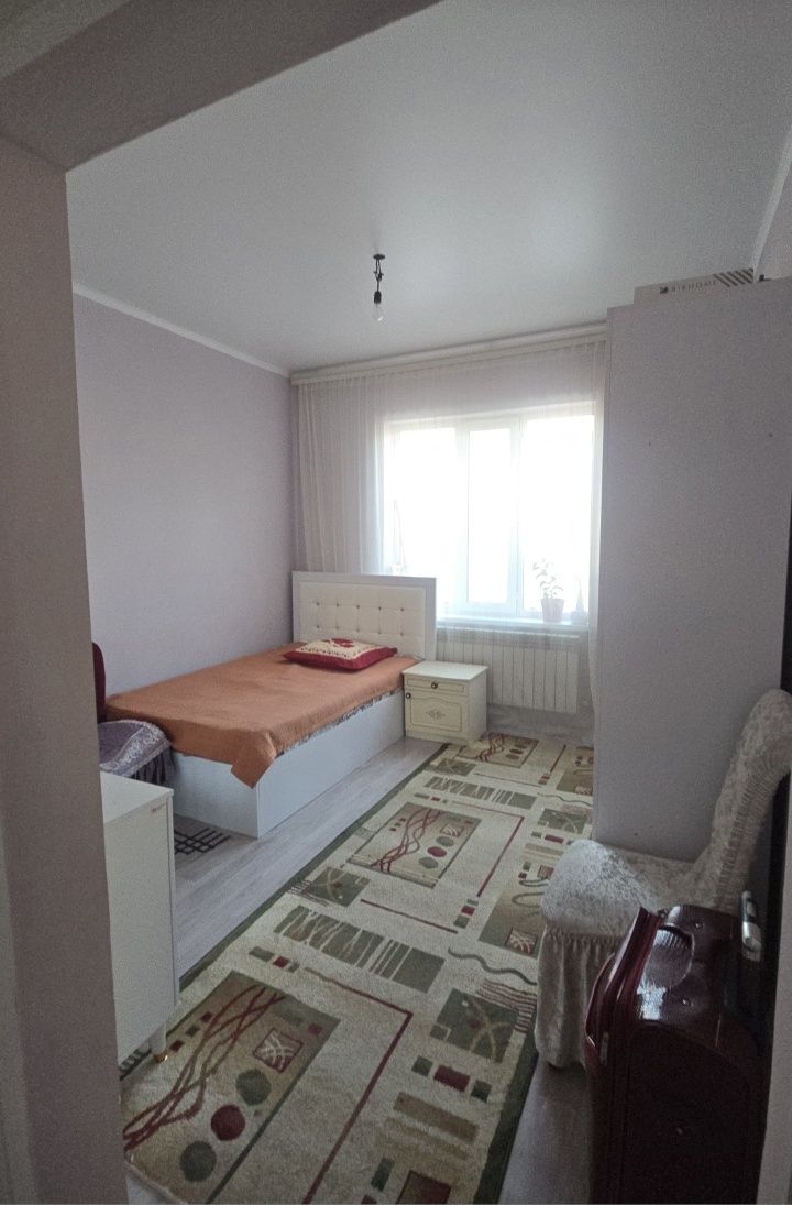7 бөлмелі үлкен,жарық,кең үй сатылады.