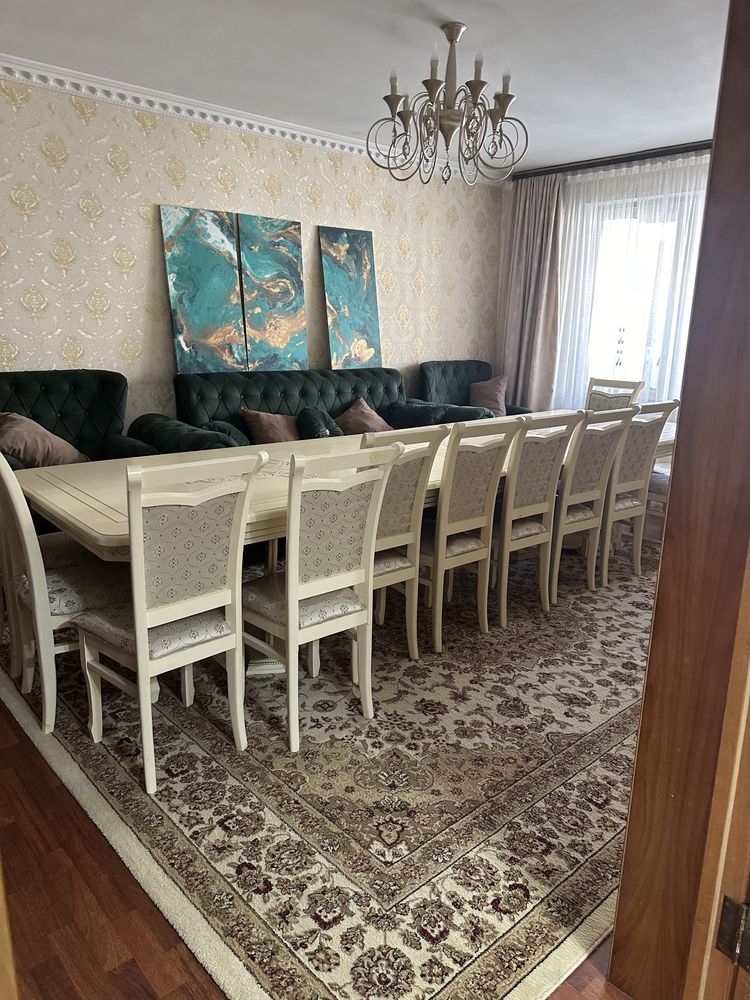 продам стол и стулья в хорошем качестве