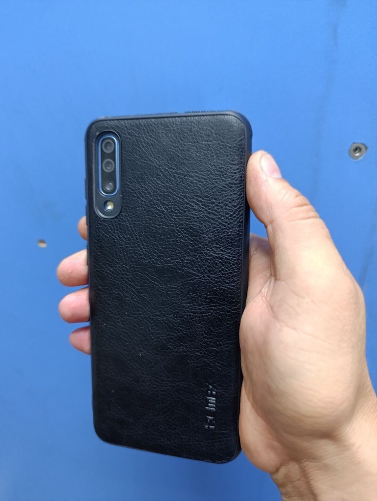 Samsung A70 продам