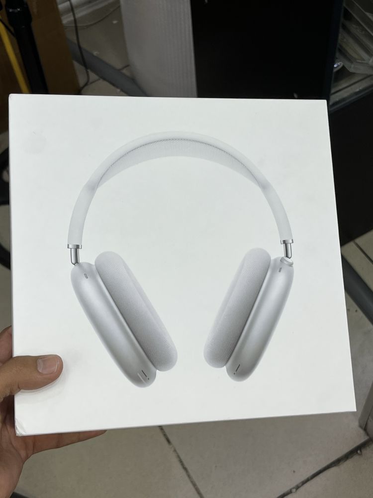 Apple AirPods Max silver