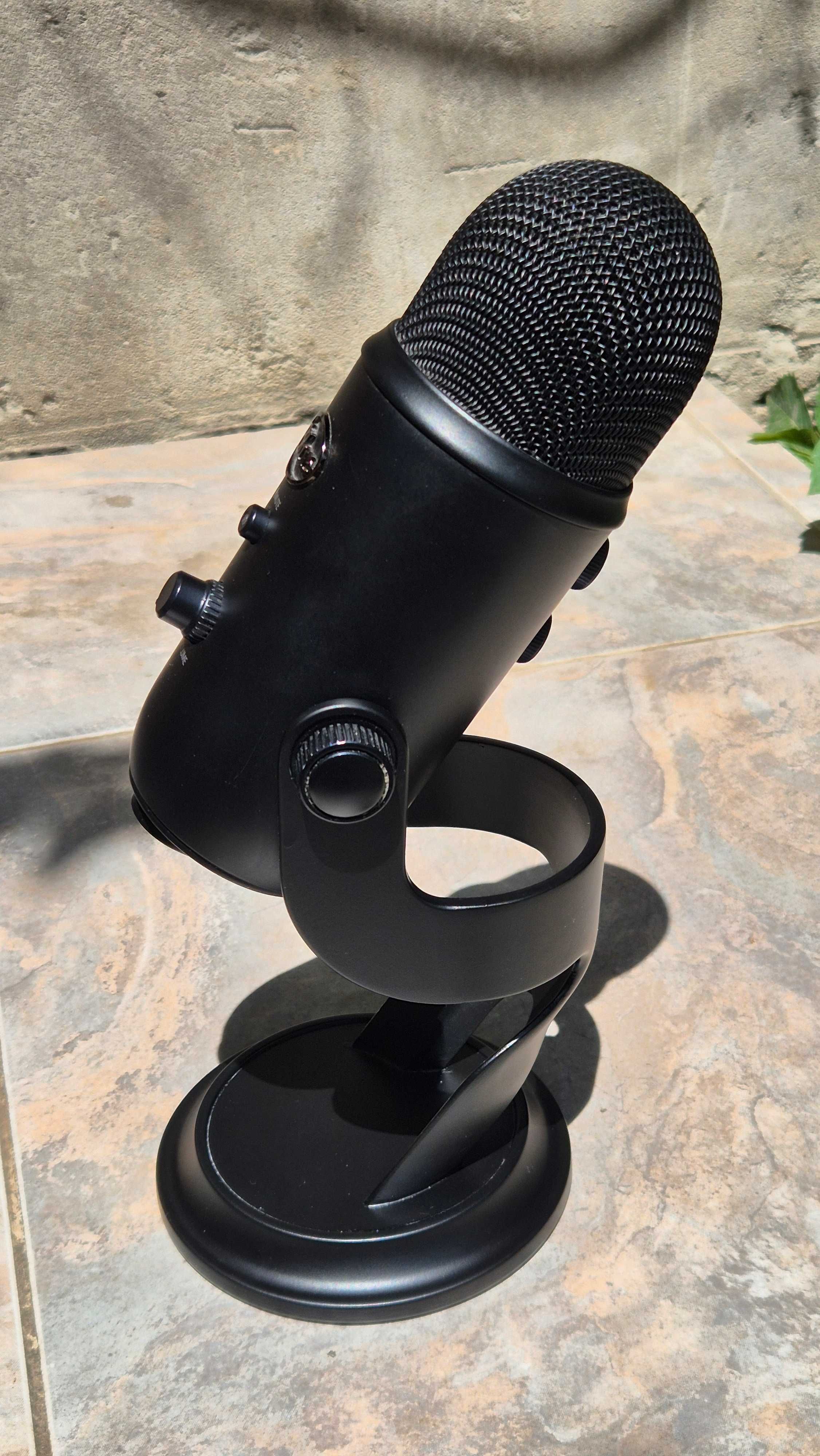 Микрофон Blue Yeti