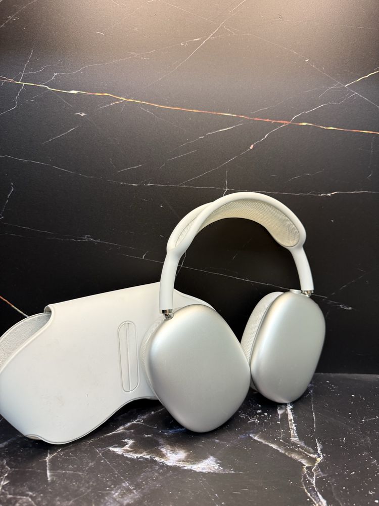 Air pods MAX.