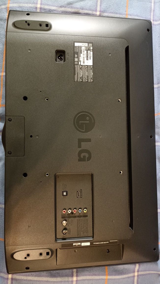 LG 32LF550U.  81см. гарантия 12 мес.