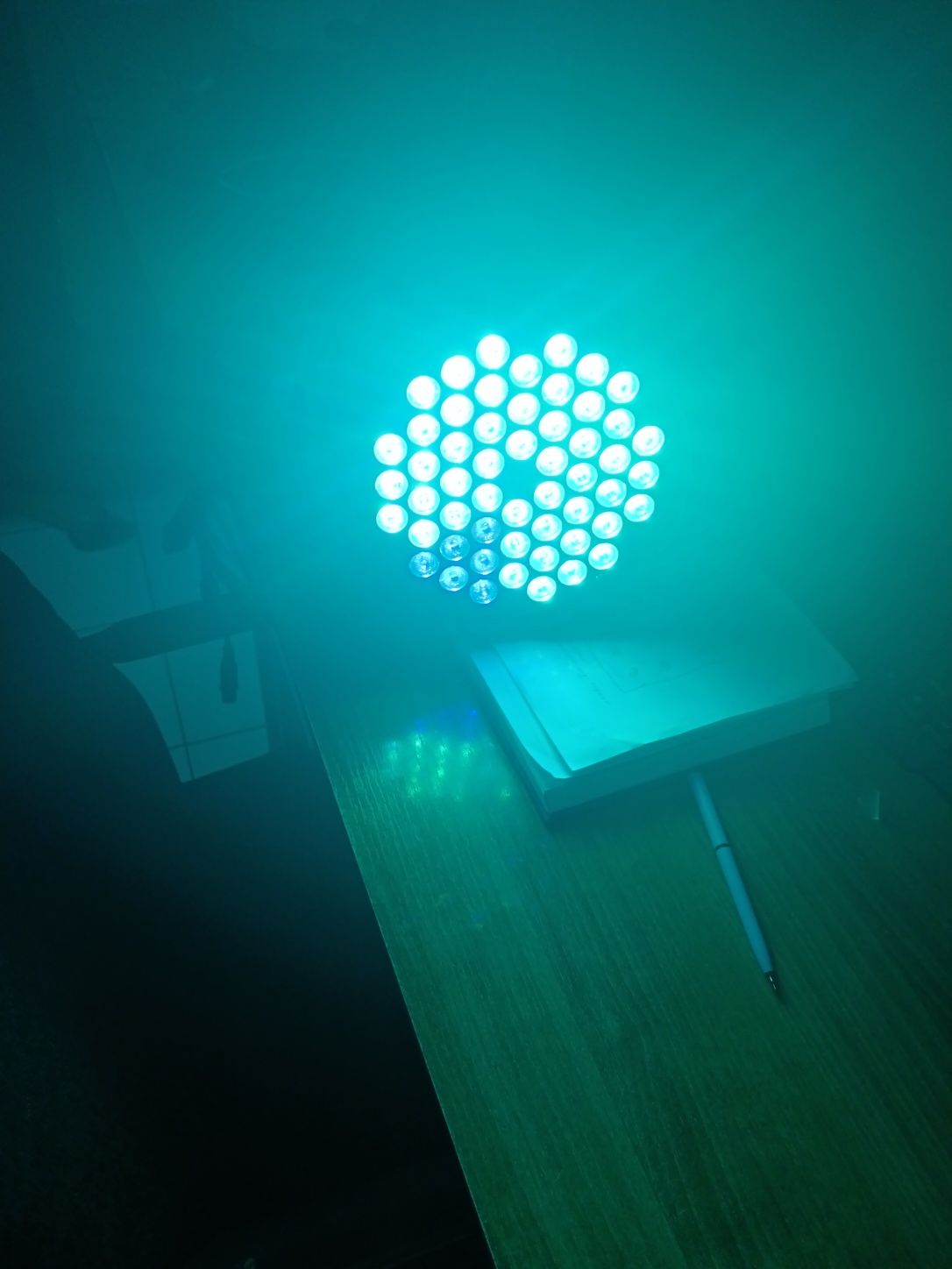 Продам led прожектор