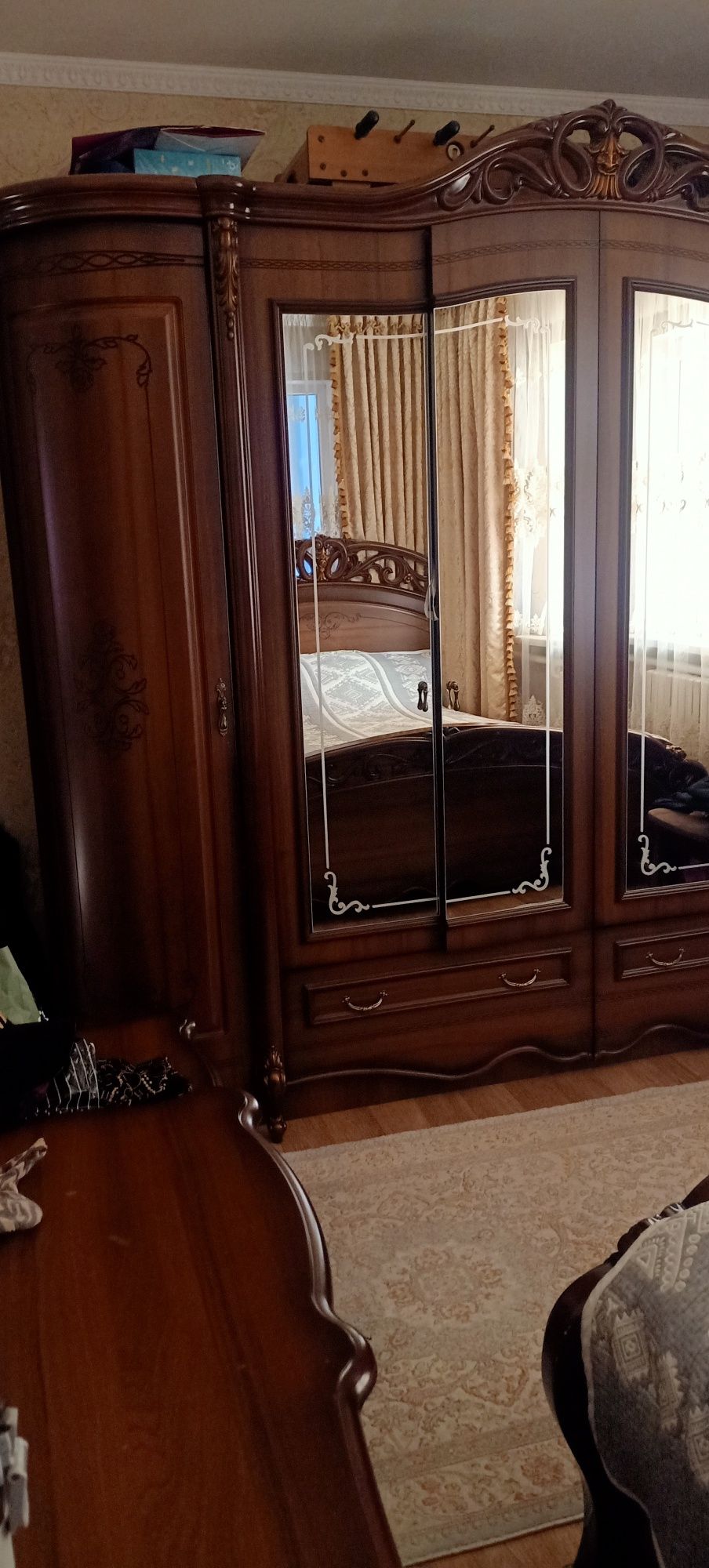 Продам спальный гарнитур в хорошем состояние.