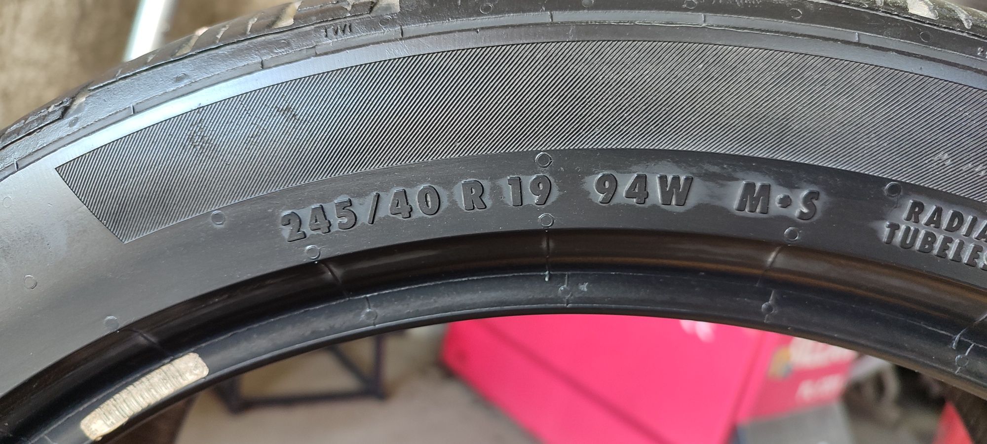 245/40R19 2 шины