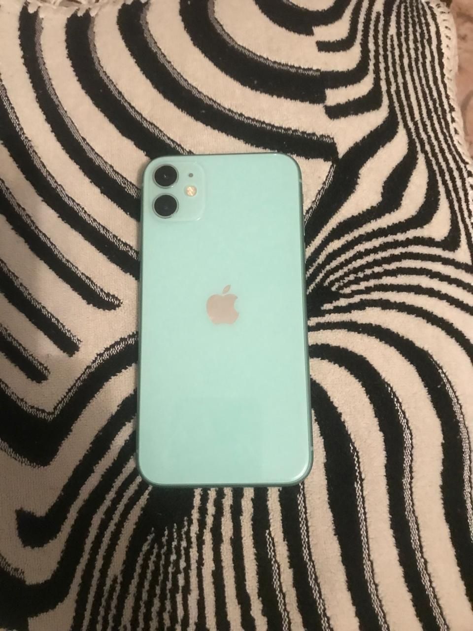 iPhone 11 продам