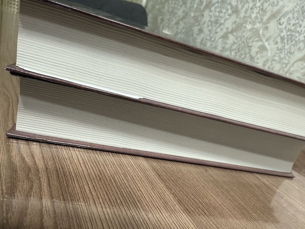 Продам книги Игра престолов и Битва королей