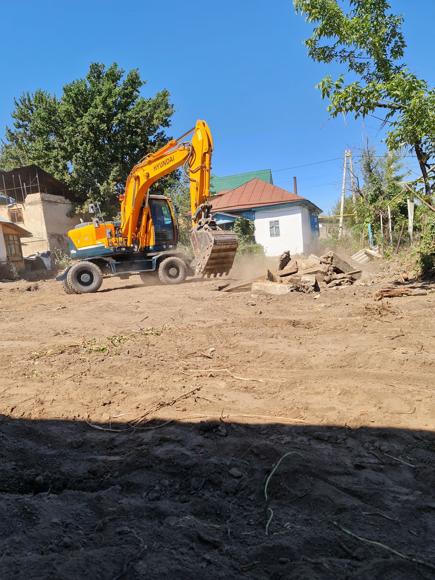 Услуги экскаватора Hyundai 140w Robex