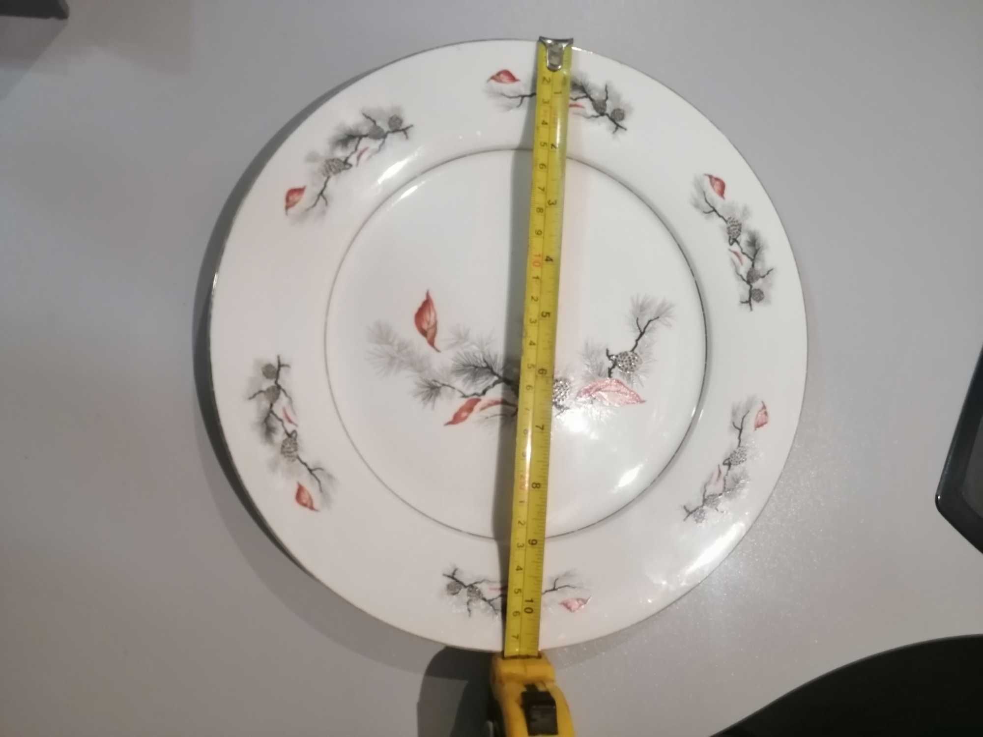 Тарелки большие продам
