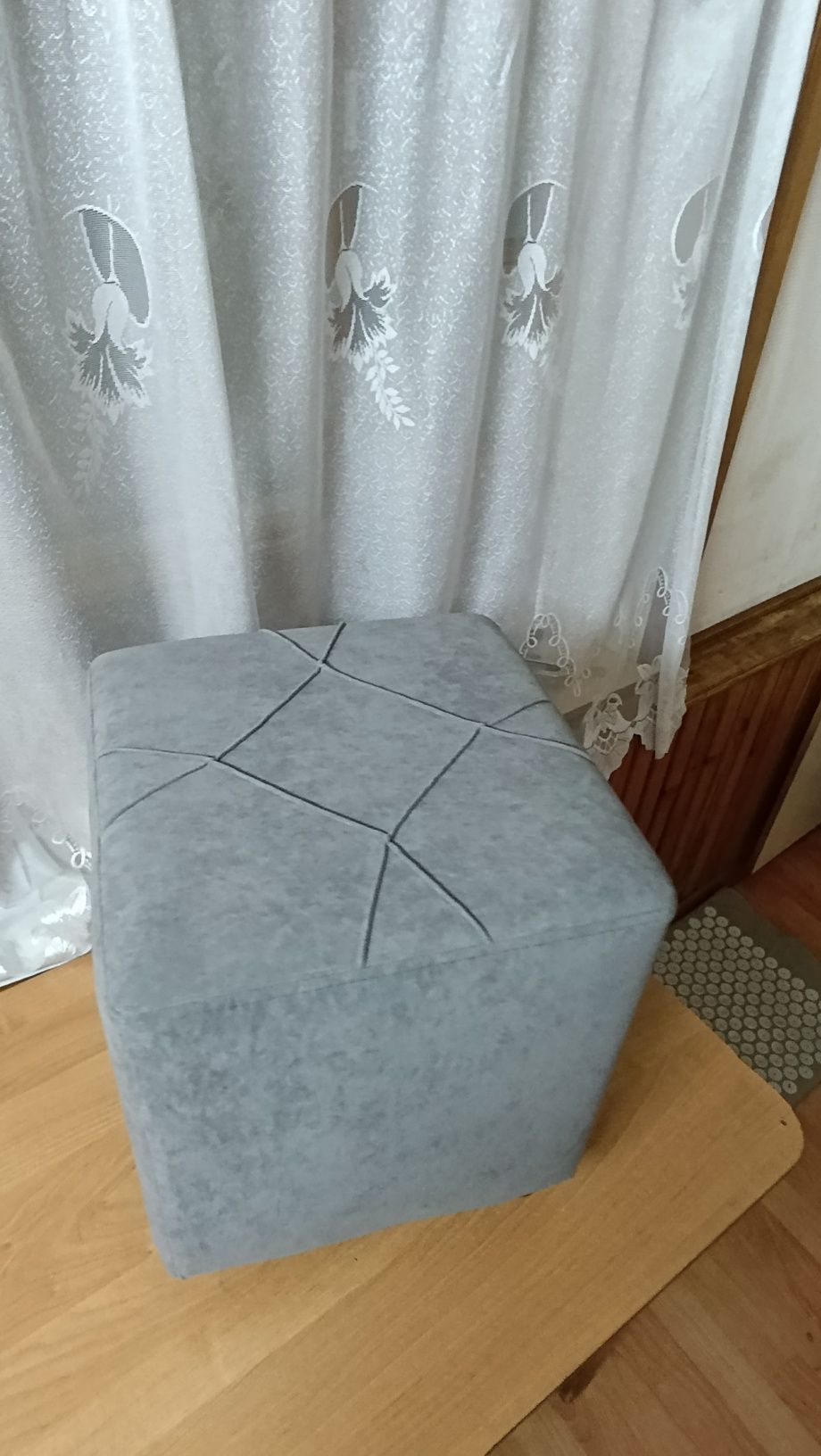 Пуфик.  37*37*42