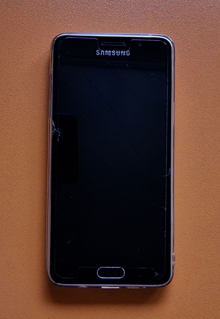 Смартфон Samsung Galaxy A5 на запчасти