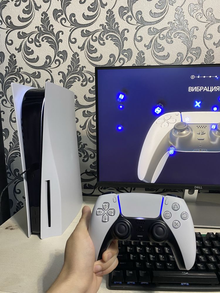 Продам PS5 + FC 25 + Spider man 2018