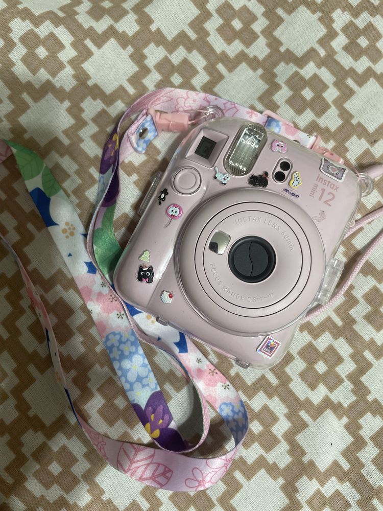 instax mini 12 с чехлом
