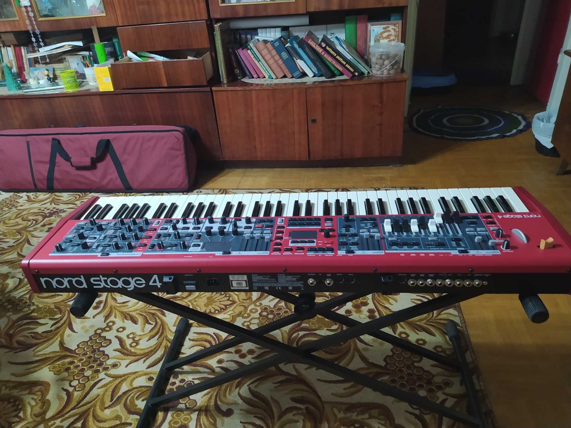 Clavia nord stage 4 compact 73