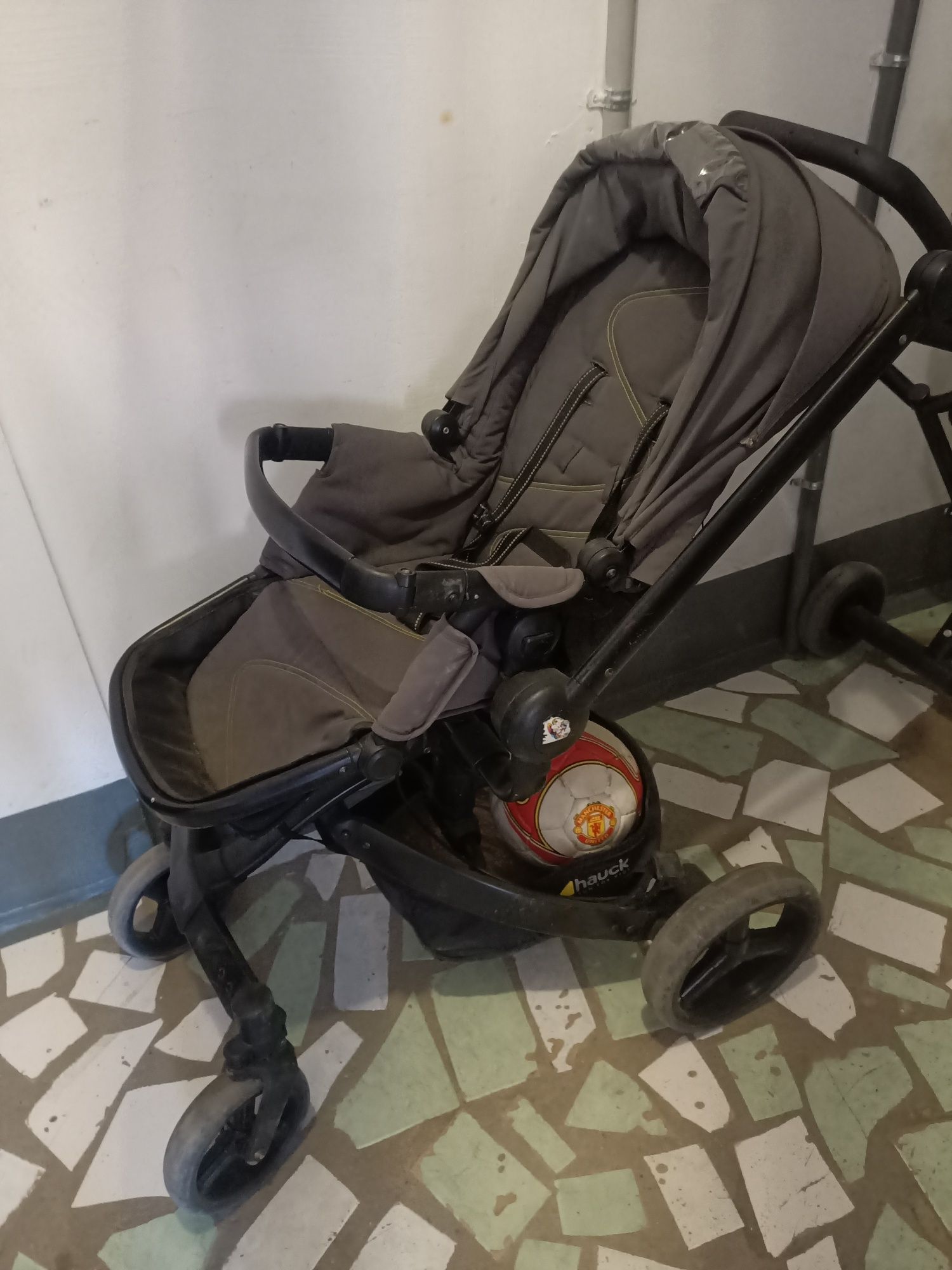 Продам коляску 3 в 1