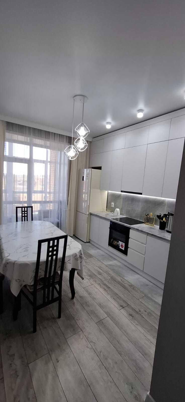 продам 3 комнатную квартиру в центре