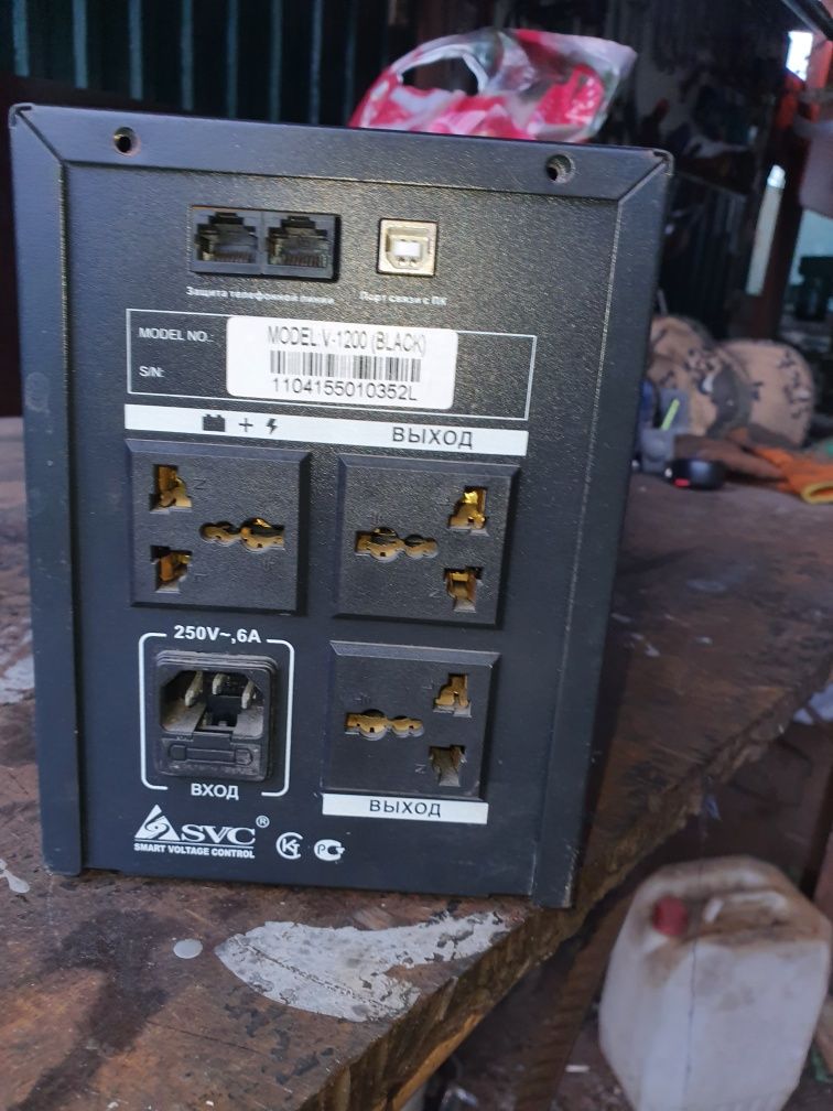 Источник бесперебойного питания svc  v-1200