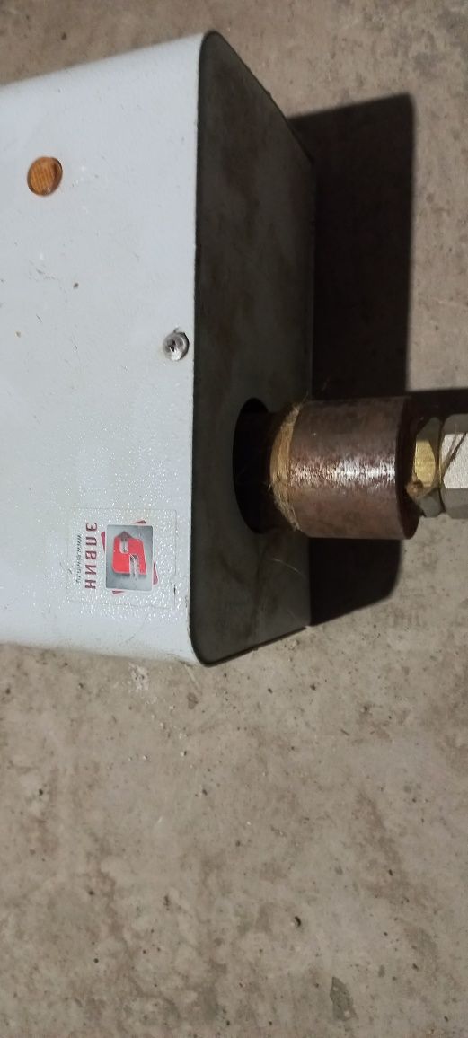 Продам электроводонагреватель.