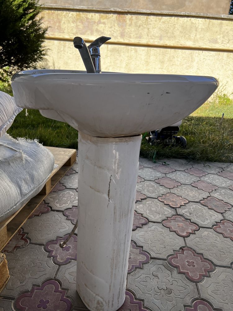 Продаем раковину со смисителем