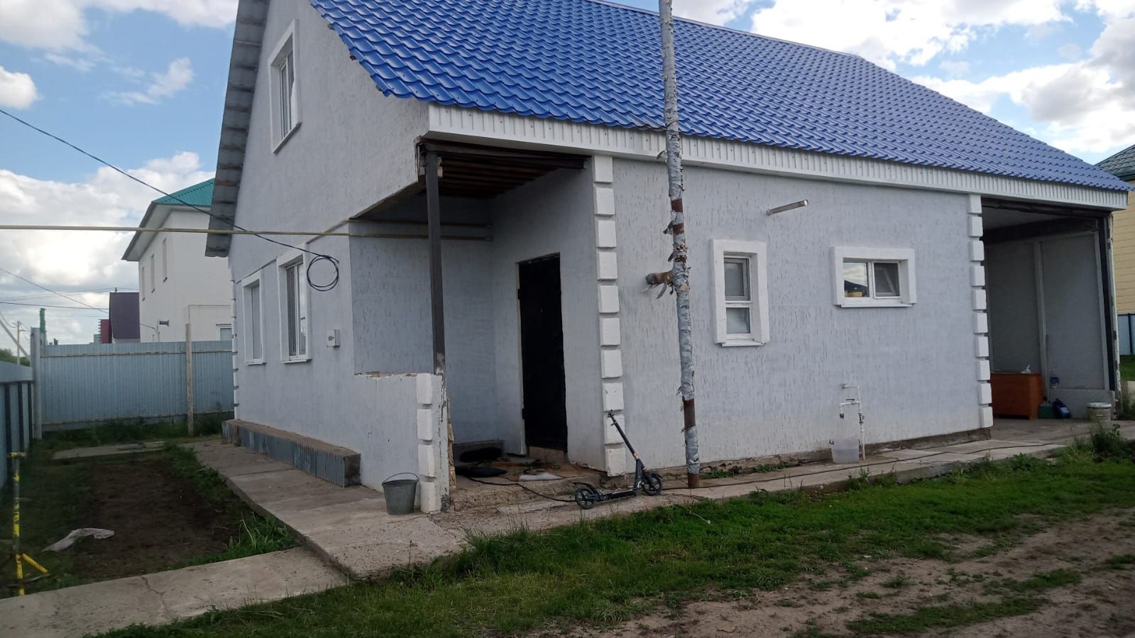 Продам двух этажный дом