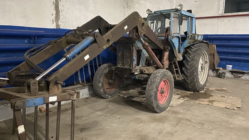 Продам мтз 80 с куном . коплект: телеги, всё для сенокоса.