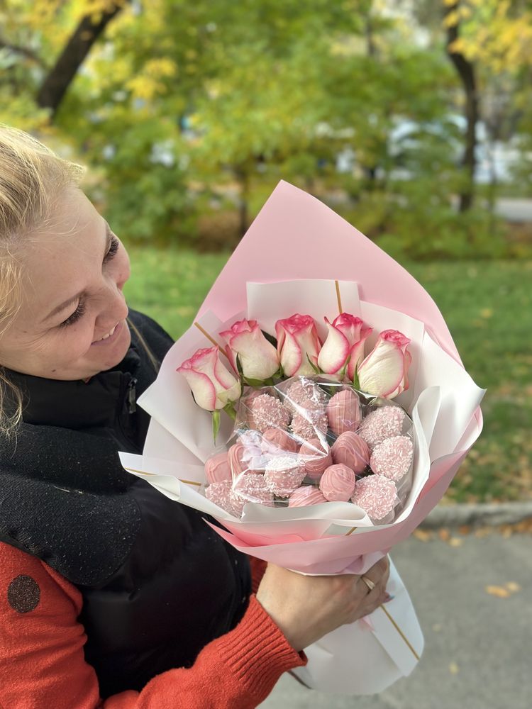 Цветы,клубника в шоколаде,пионы доставка цветов