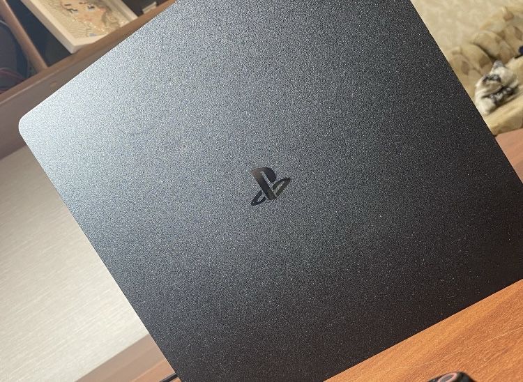 Playstation 4 slim