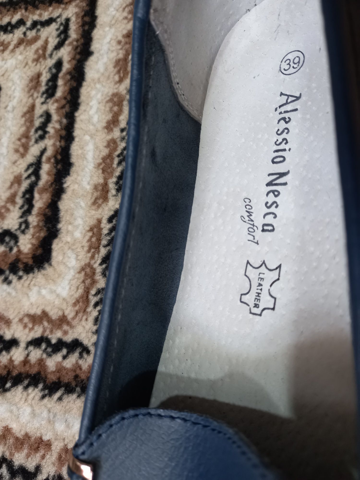 Продам женскую обувь