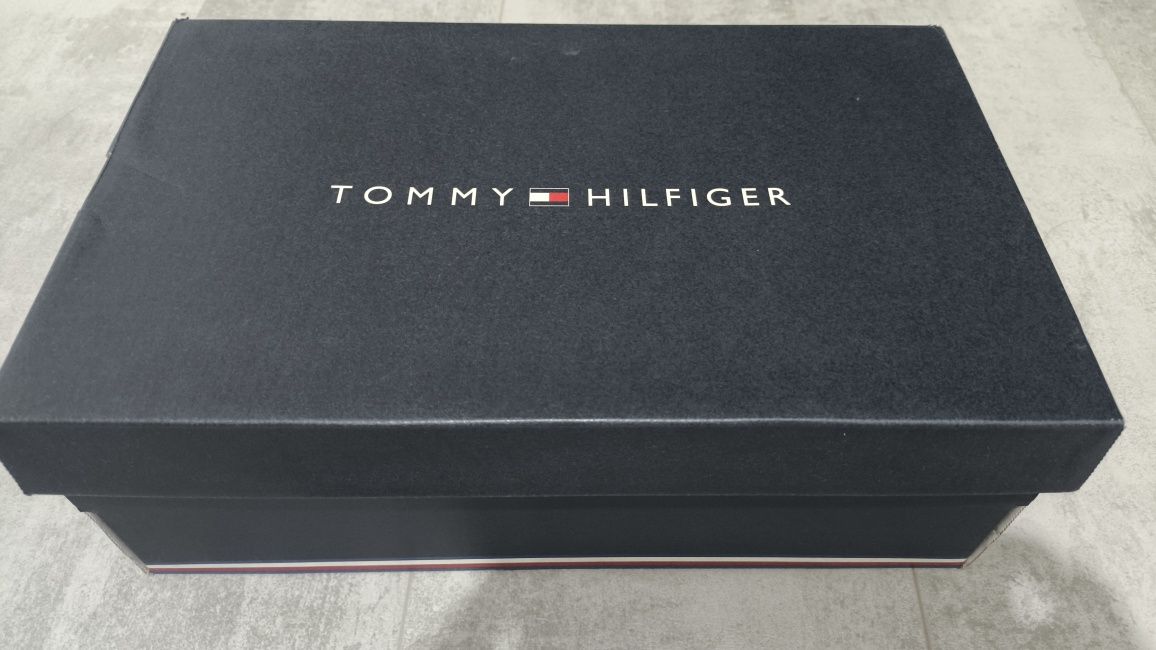 Кеды от бренда TOMMY HILFIGER