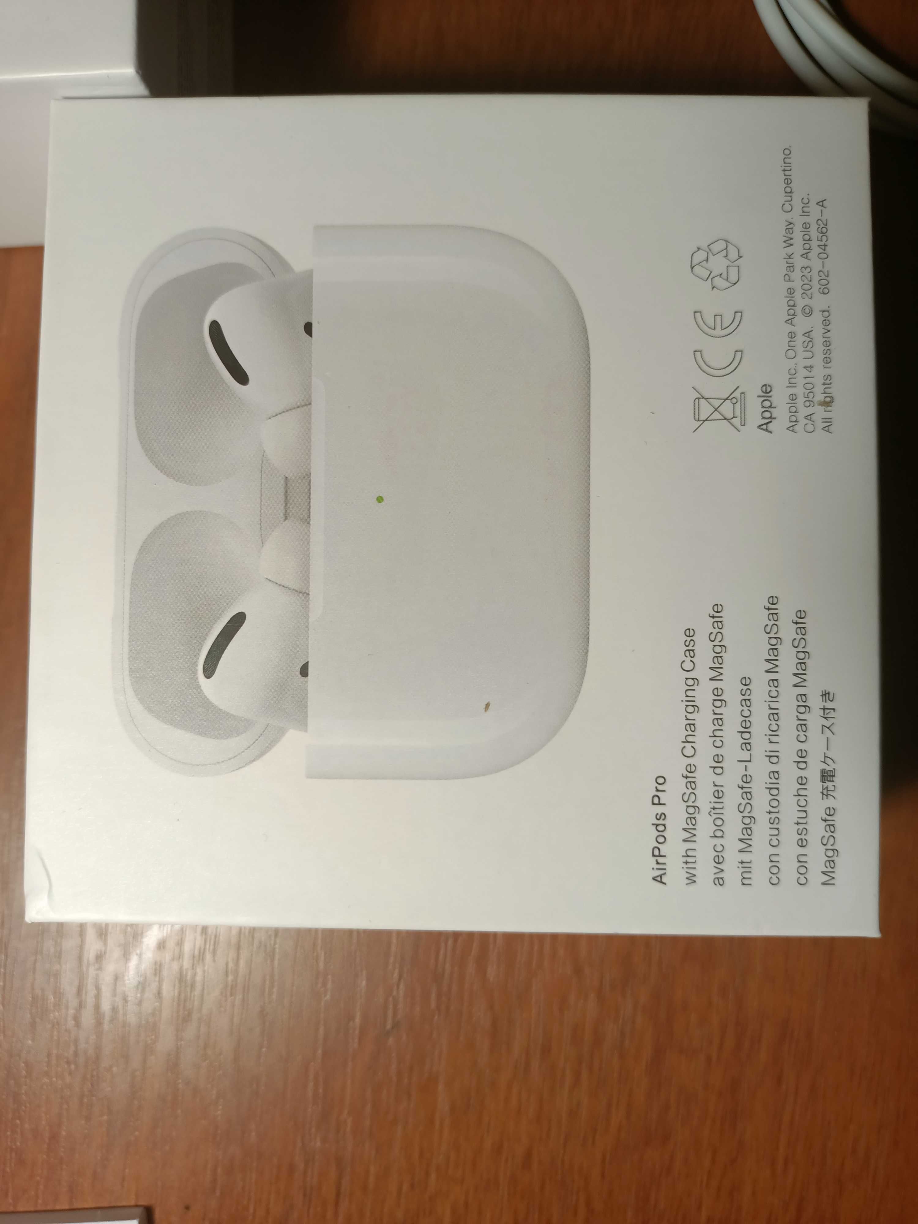 AirPods Pro наушники