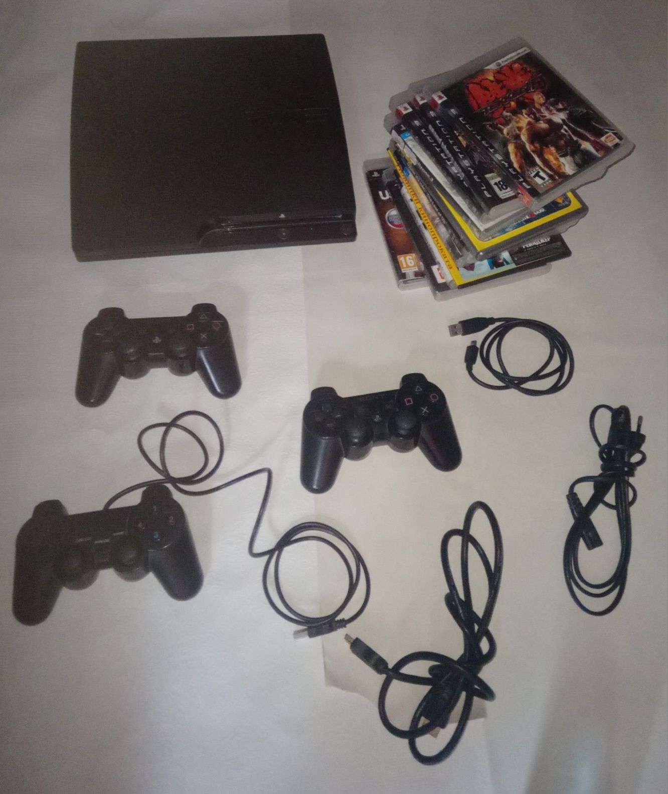Sony ps3+11 дисков,3 джостика