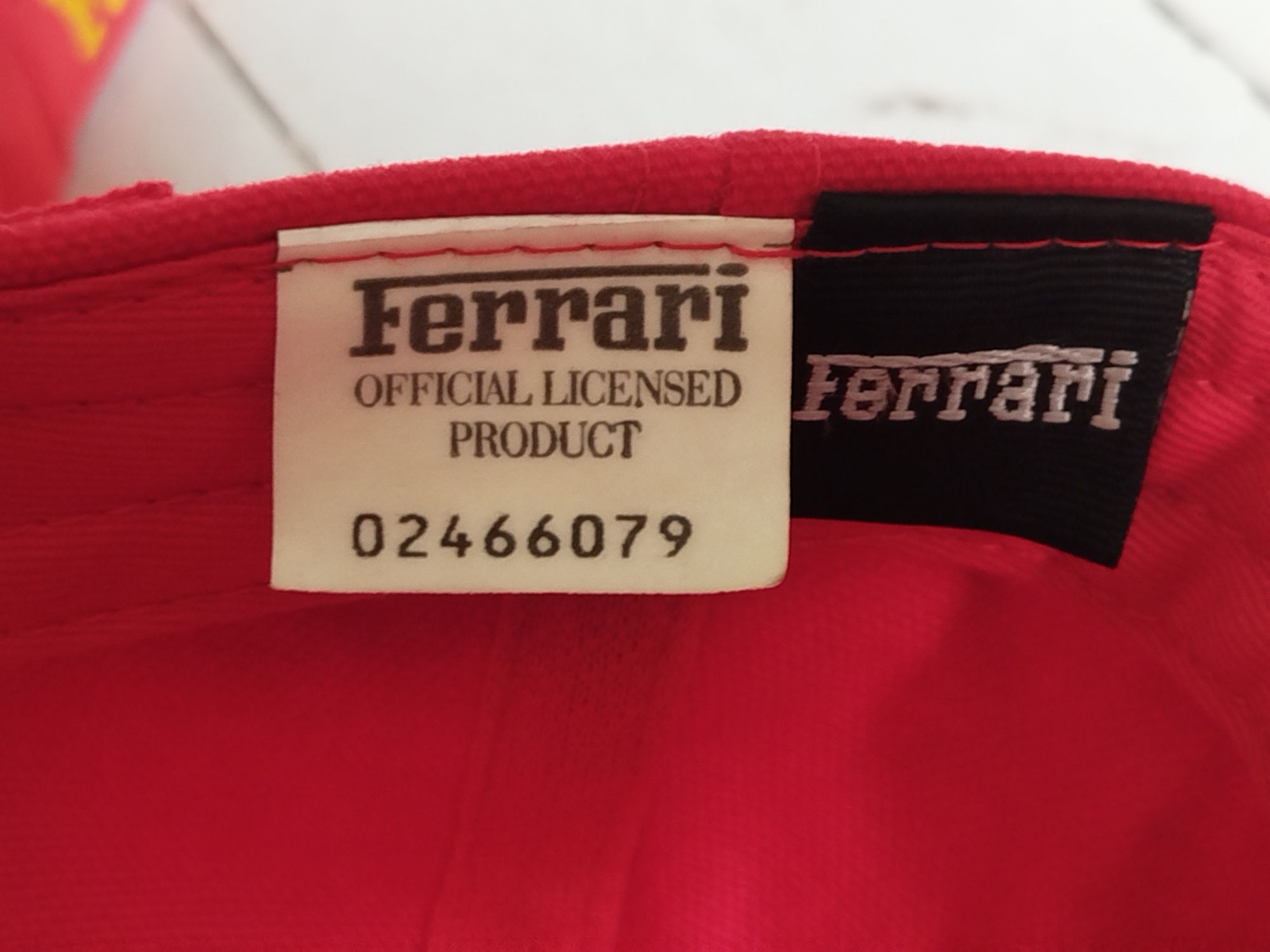 Оригинальные бейсболки Ferrari F1