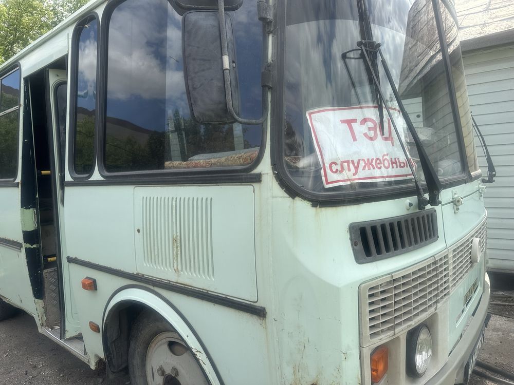 Продам автобус. Внутри есть места. Есть торг за наличку. Срочно продае