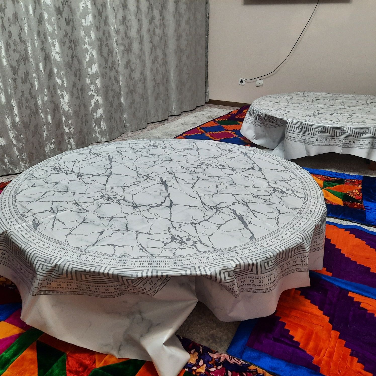 Казахский круглый складной стол.