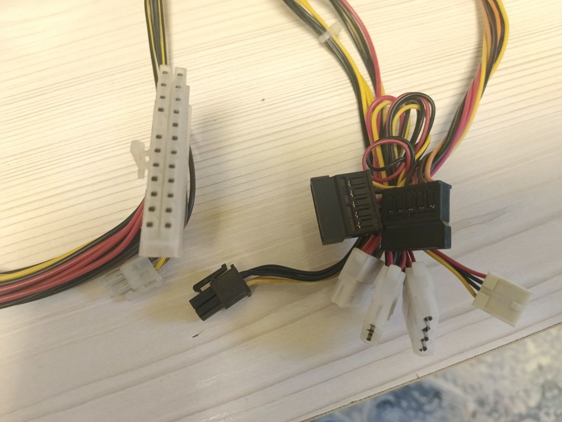 Блок питания HuntKey 450W есть для видеокарты 6 pin