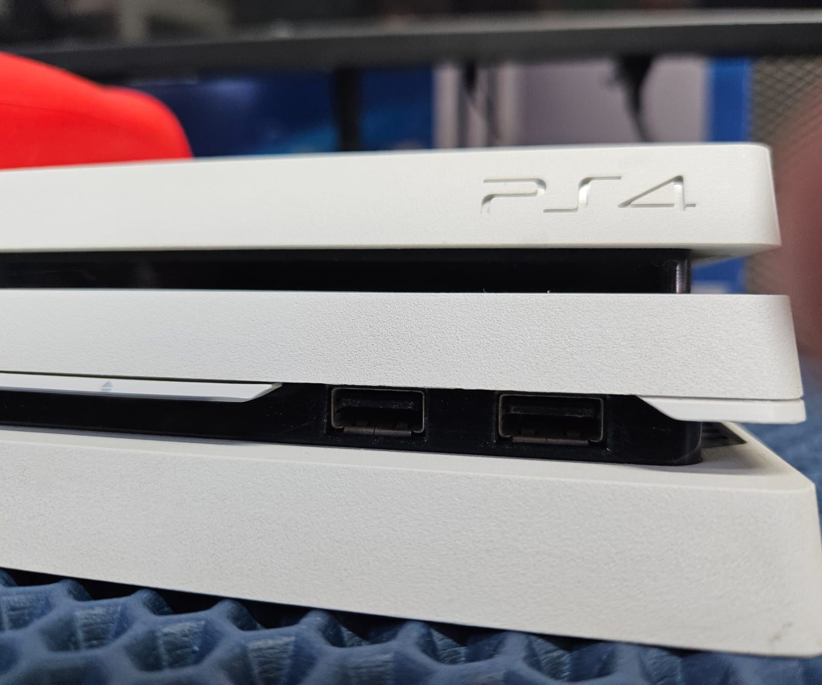 PS4 PRO белый эксклюзив с играми / полный комплект/супер состояние .