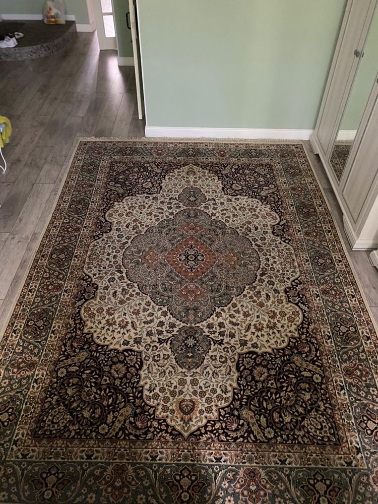 Продам турецкий ковер 2,5х3,5