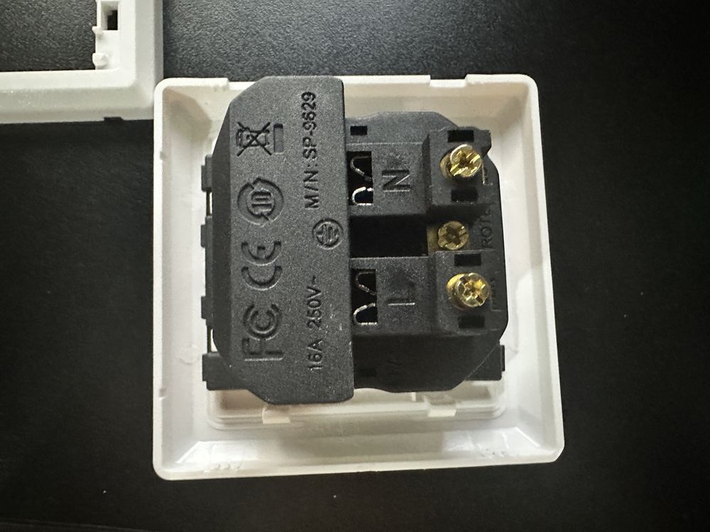 Розетка с 2 портами USB