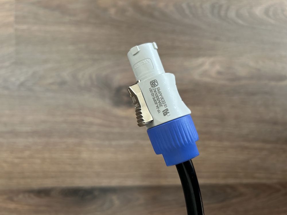 Кабель силовой 3х1.5мм2 с разъемами PowerCon In/Out 70 см
