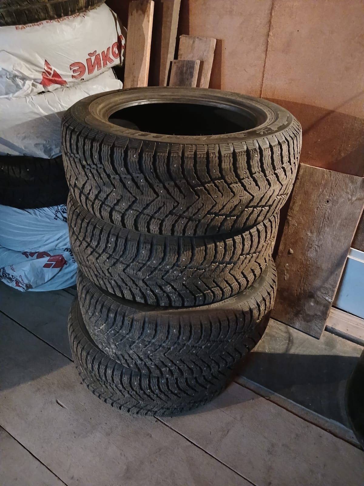 Продам зимние шины Б/У