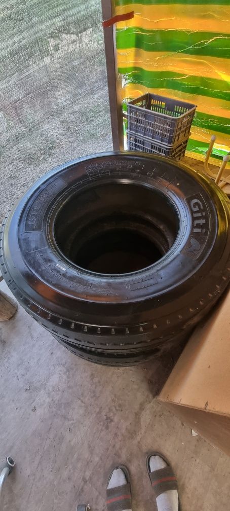 Резина для фуры 385/65/R22,5
