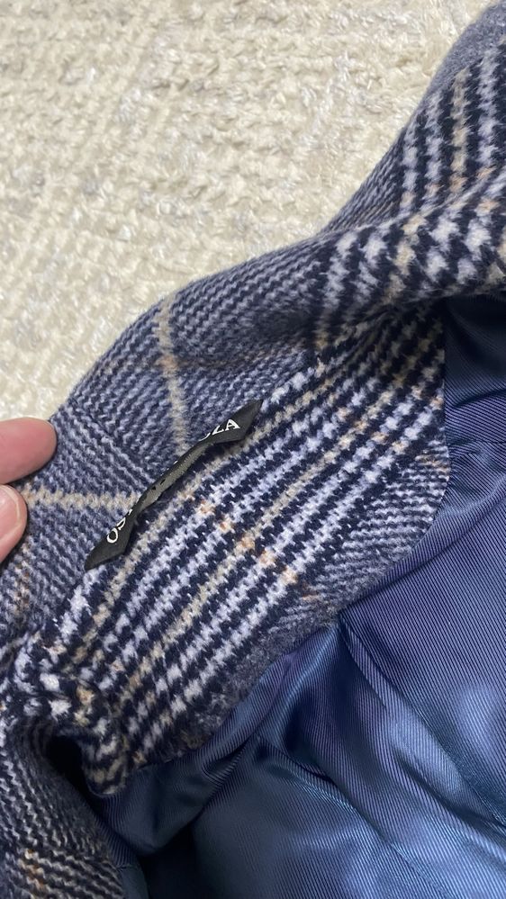 Пальто 50%шерсть 50% вискоза , очень красивое пальто.