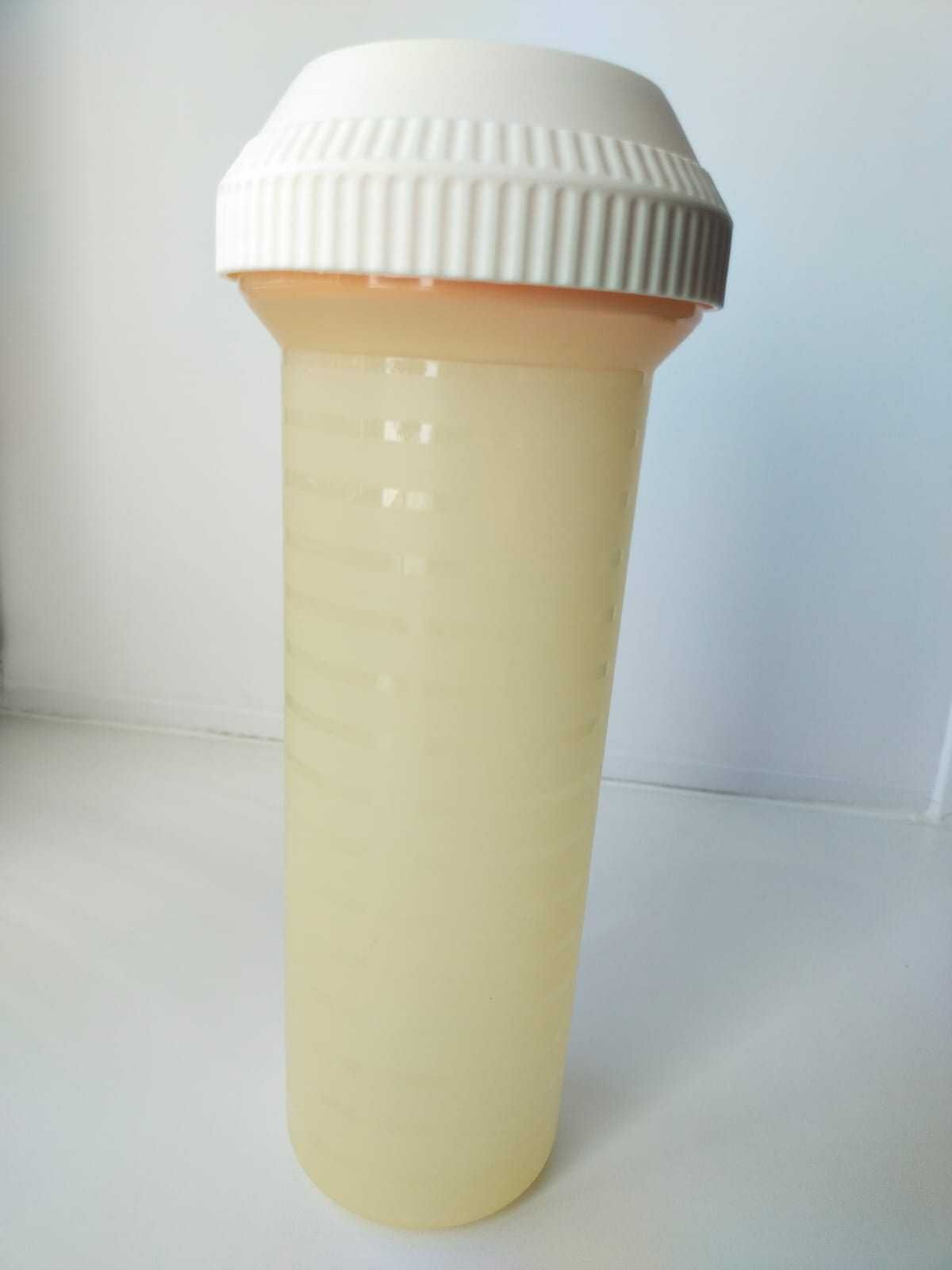 Большой миксер (750 мл) с винтовой крышкой (Tupperware).
