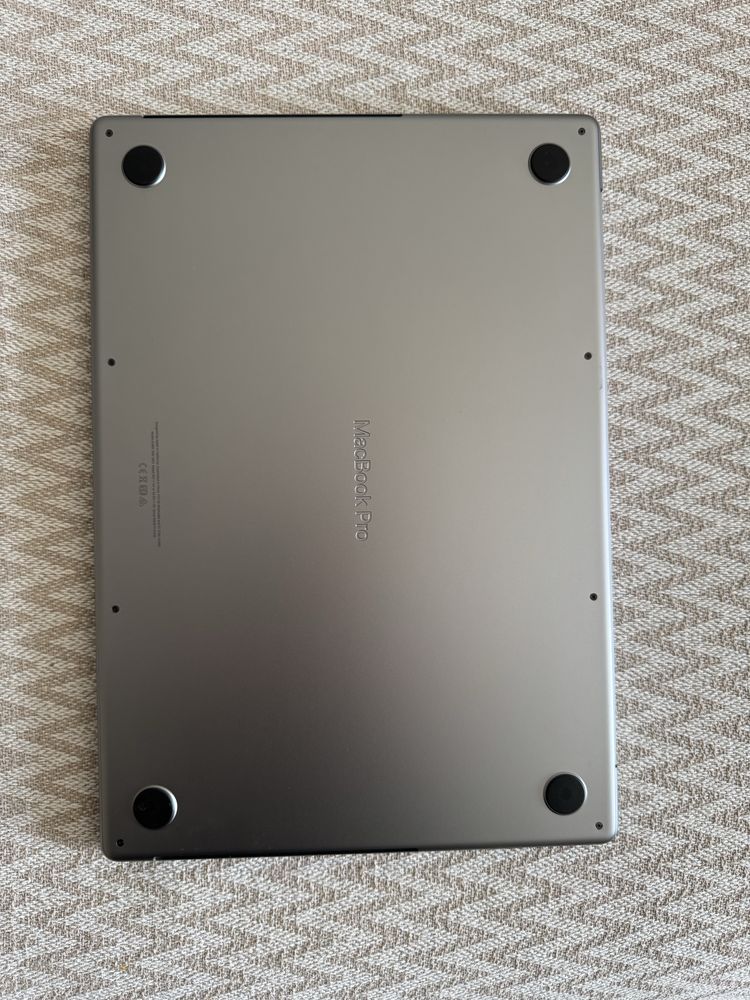Macbook pro 16 512GB, 16GB ram, 2021, M1 Pro,