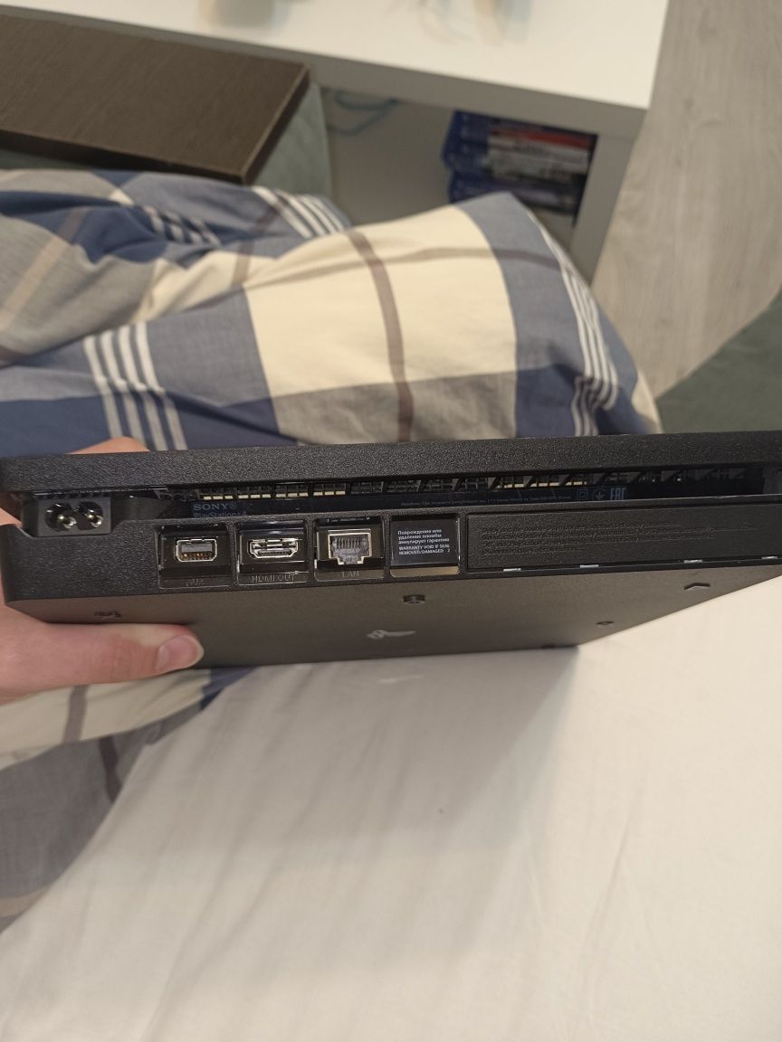 Продам Ps4 Slim 1tb
